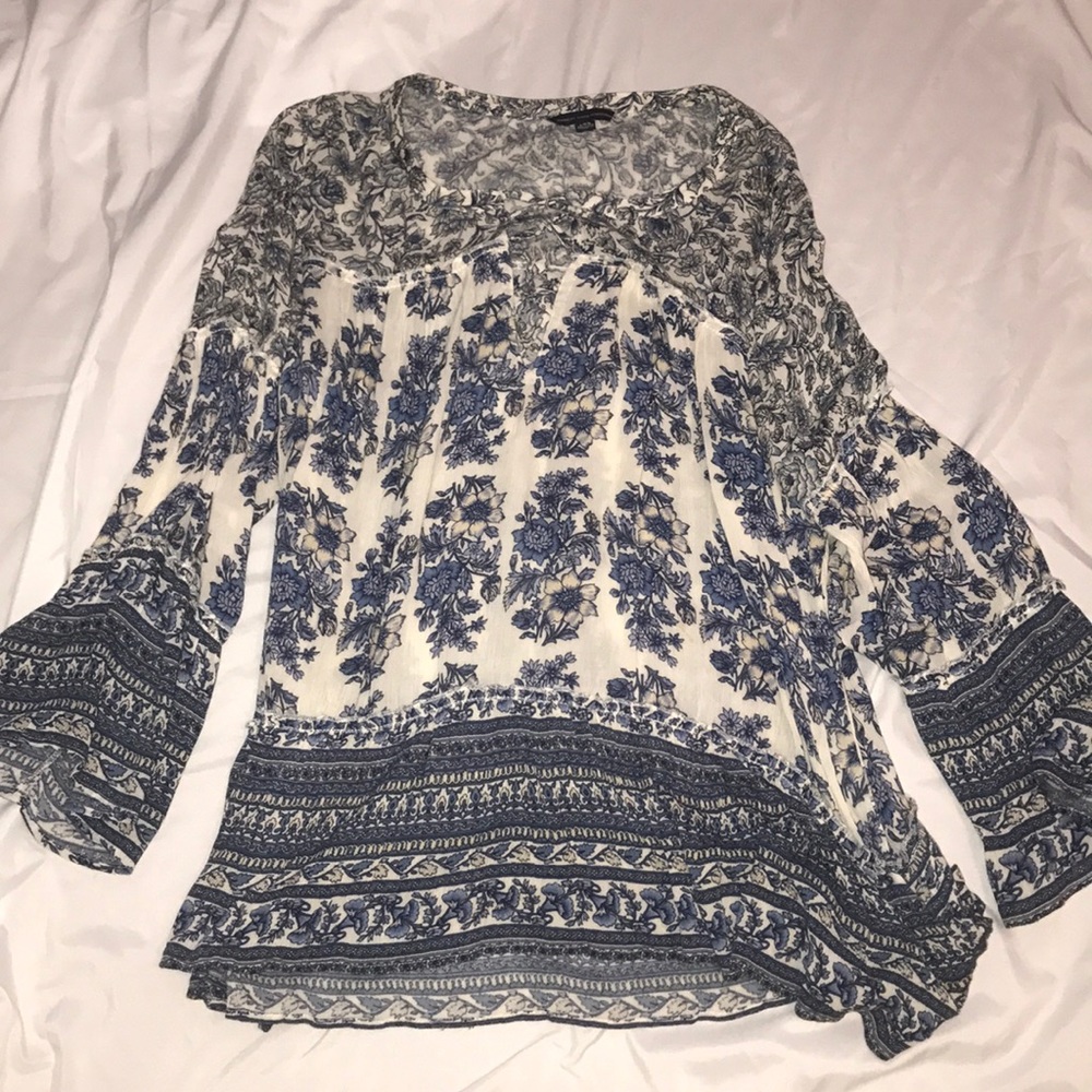 American Eagle floral top